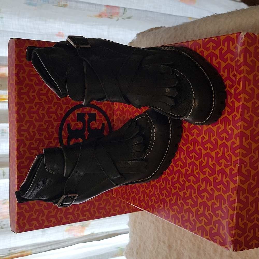 SALE!!! NIB/NWT Tory Burch Black Leather Menswear Ankle Booties Heels Sz 9